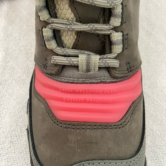 Keen Women’s MidRise Hiking Boot - Picture 6 of 11